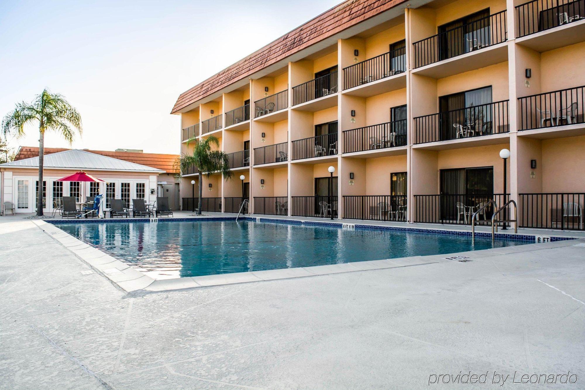 Baymont By Wyndham Bonita Springs Hotel Exterior photo