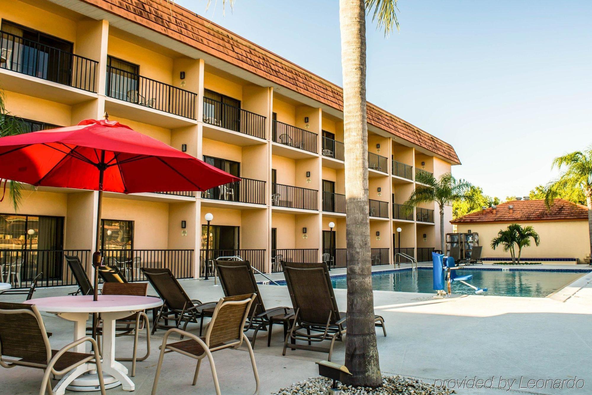 Baymont By Wyndham Bonita Springs Hotel Exterior photo