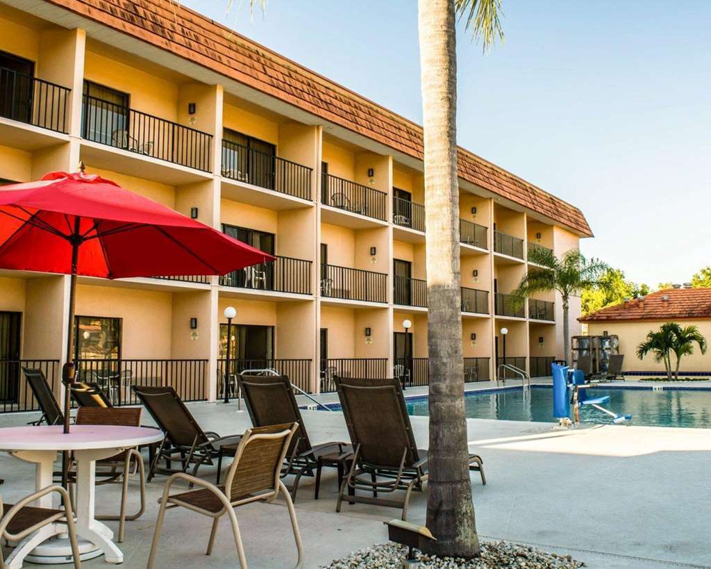 Baymont By Wyndham Bonita Springs Hotel Facilities photo