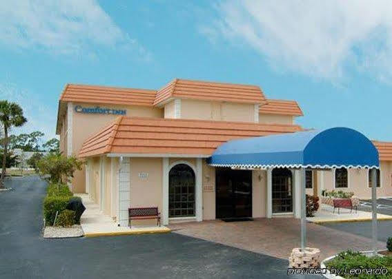 Baymont By Wyndham Bonita Springs Hotel Exterior photo