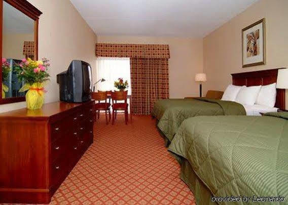 Baymont By Wyndham Bonita Springs Hotel Exterior photo
